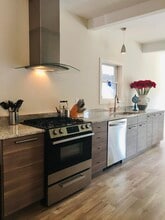 Building Photo - 330 S Main St