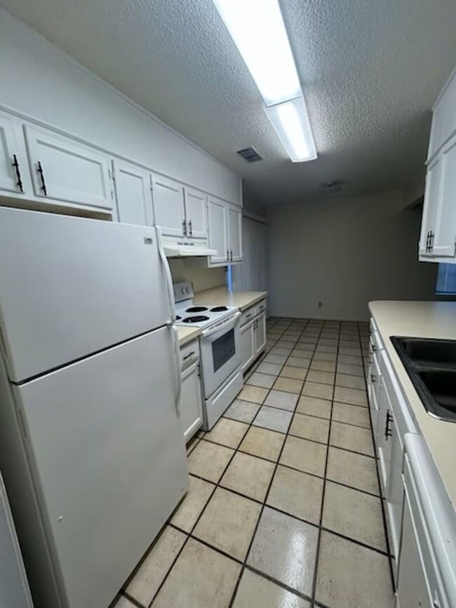 Foto del edificio - Very nice 2 bed 2 bath water paid