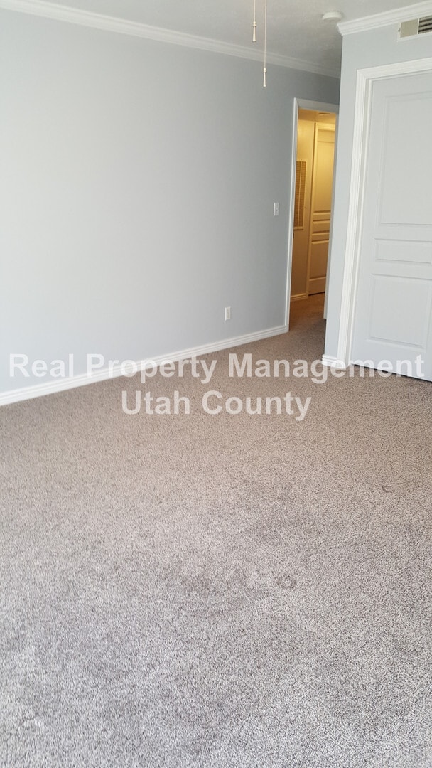 Building Photo - Nice Orem Condo