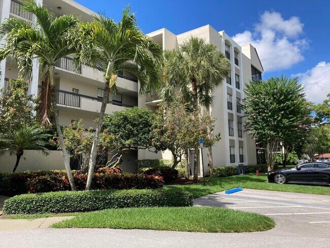 Building Photo - 950 Lavers Cir