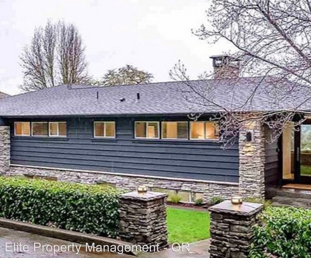 Primary Photo - 5 br, 3 bath House - 3945 SW Fairhaven Dr.