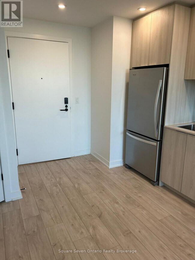 Building Photo - 720 Whitlock Ave