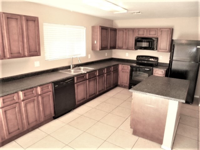 Building Photo - 8035 W Mission Ln