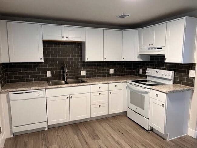 Foto del edificio - 3391-3393 W Walsh Pl