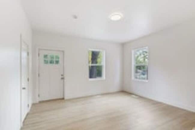 Building Photo - 2085 N 900 W