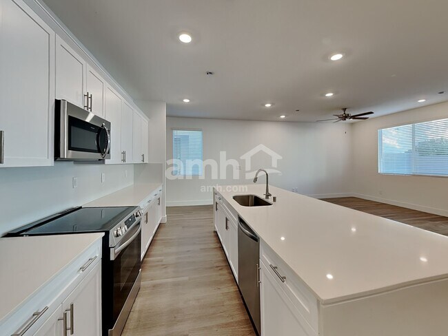 Foto del edificio - 5735 Morgans Mile Street