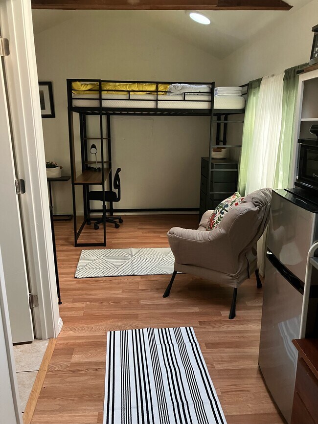 Foto del edificio - 2112 Essex St
