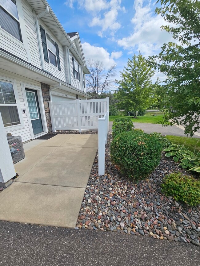 Building Photo - 11548 Woodside Dr