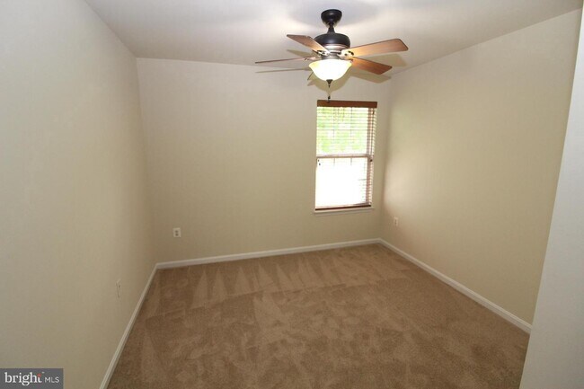 Building Photo - 5783 Rhode Island Dr