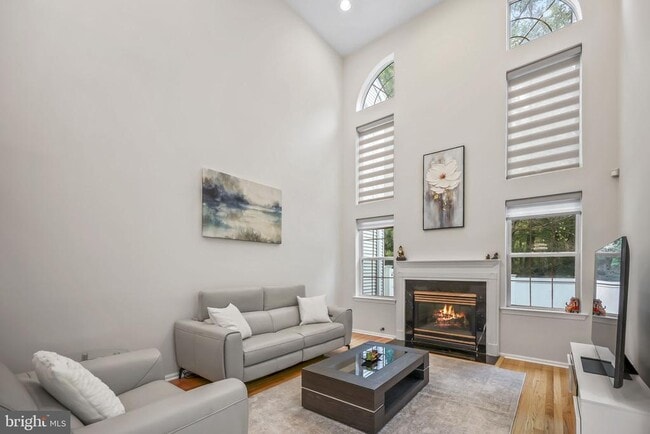 Building Photo - 204 Camelot Ct