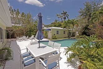 Building Photo - 361 1st Ave N