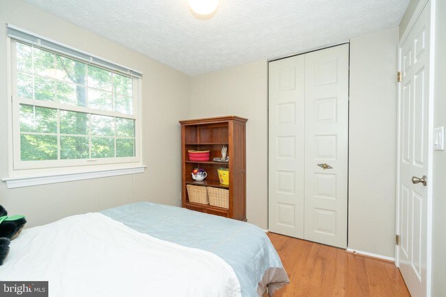Building Photo - 10670 John Ayres Dr