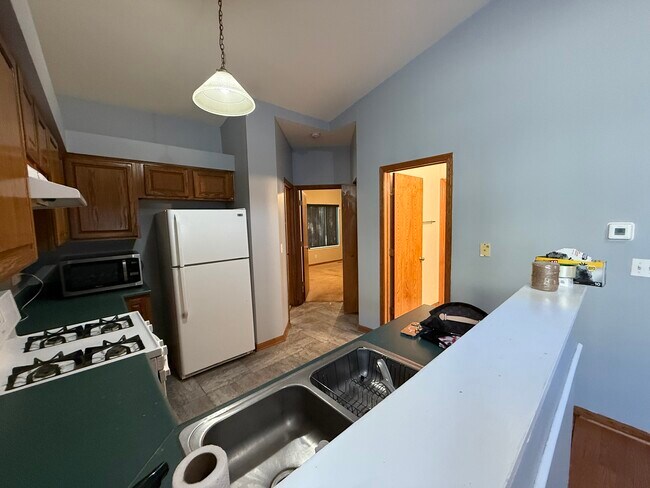 Building Photo - 13902 S Oakdale Ct