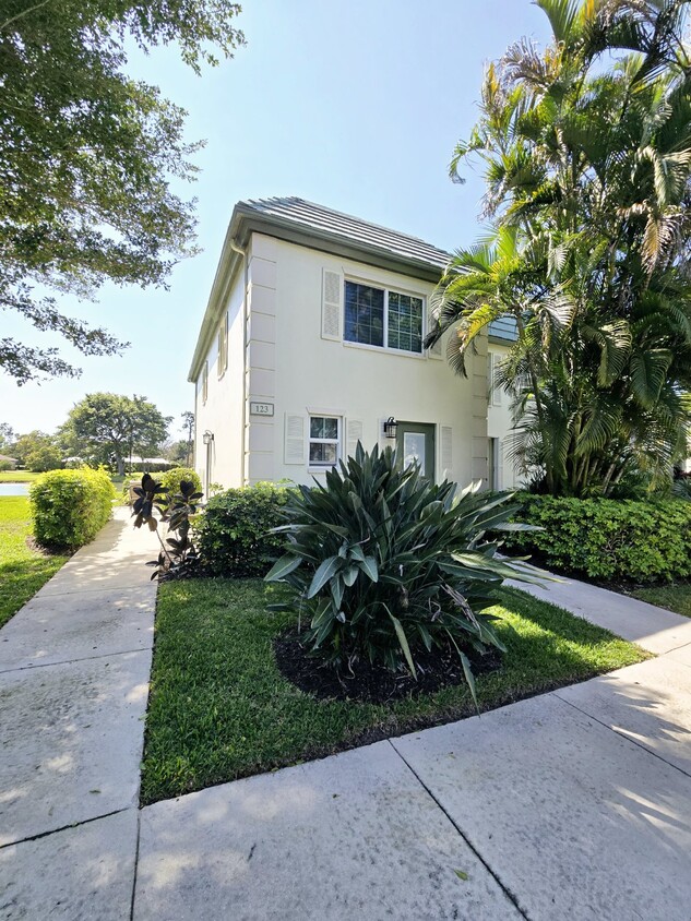 123 Bobolink Way, Naples, FL 34105 - Room for Rent in Naples, FL ...