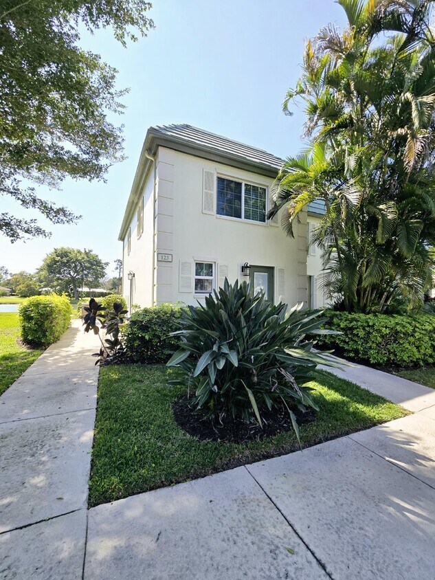 Primary Photo - 123 Bob O Link Way ~ Charming Naples Condo...
