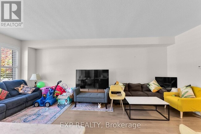 Building Photo - 8273 Tulip Tree Dr