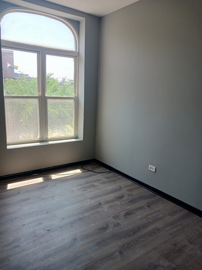 Foto del edificio - 2210 W Washington Blvd