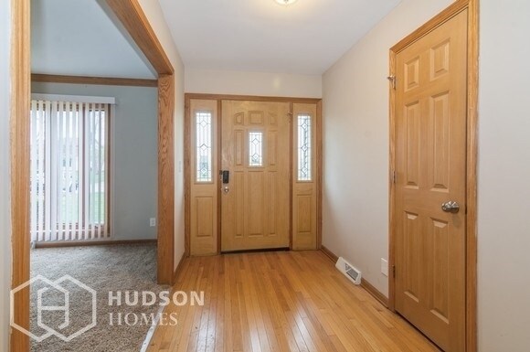 Building Photo - AVAILABLE NOW! - 1177 SUNNYSLOPE DR, CROWN...