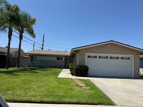 Building Photo - 6302 San Lorenzo Dr