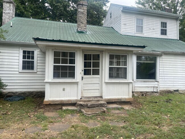 Building Photo - Updated farmhouse