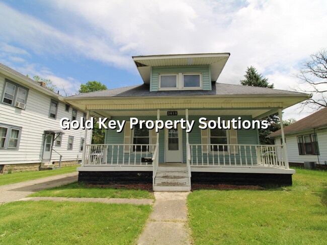 Building Photo - Spacious 2 BR 1 BA House with Central Air ...