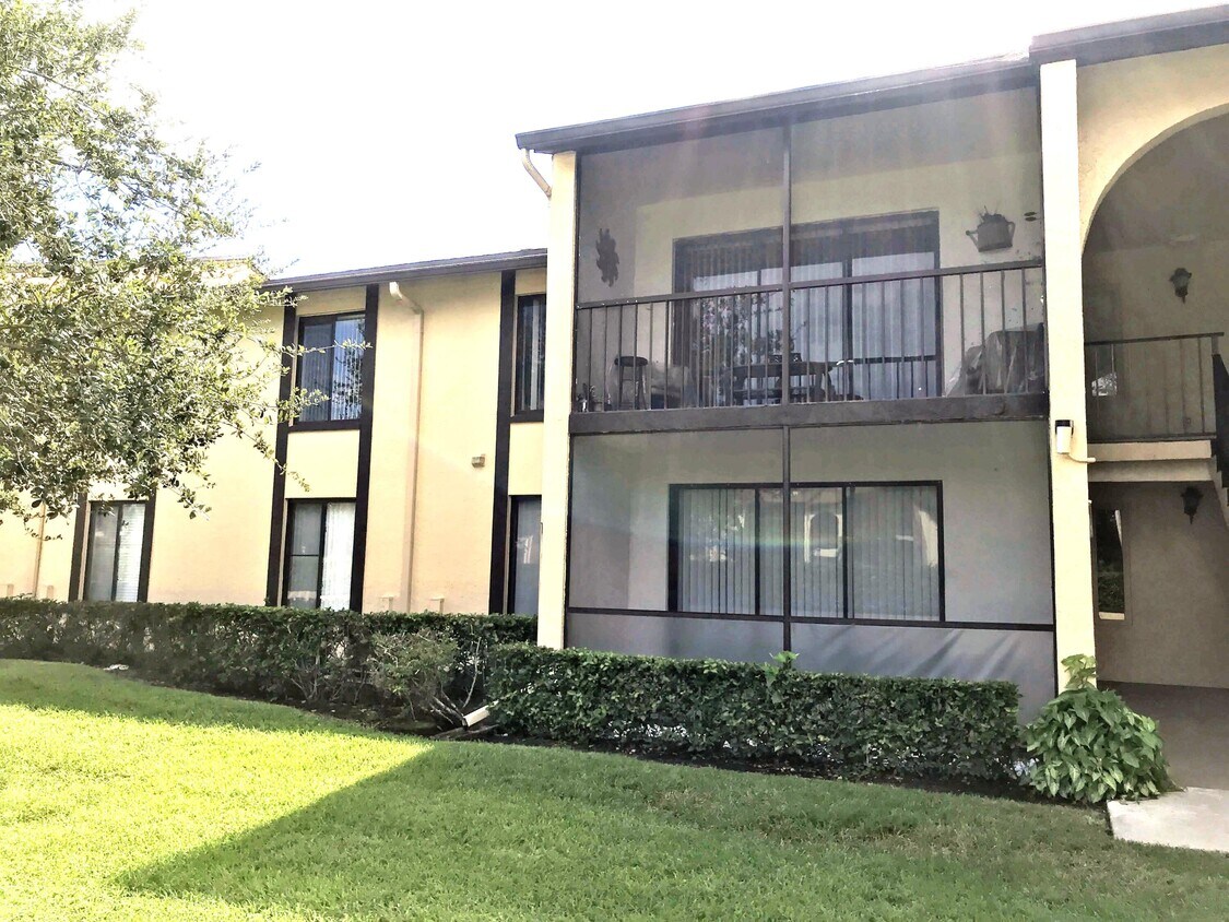 802 Sky Pine Way Unit F1, Greenacres, FL 33415 Condo for Rent in Greenacres, FL