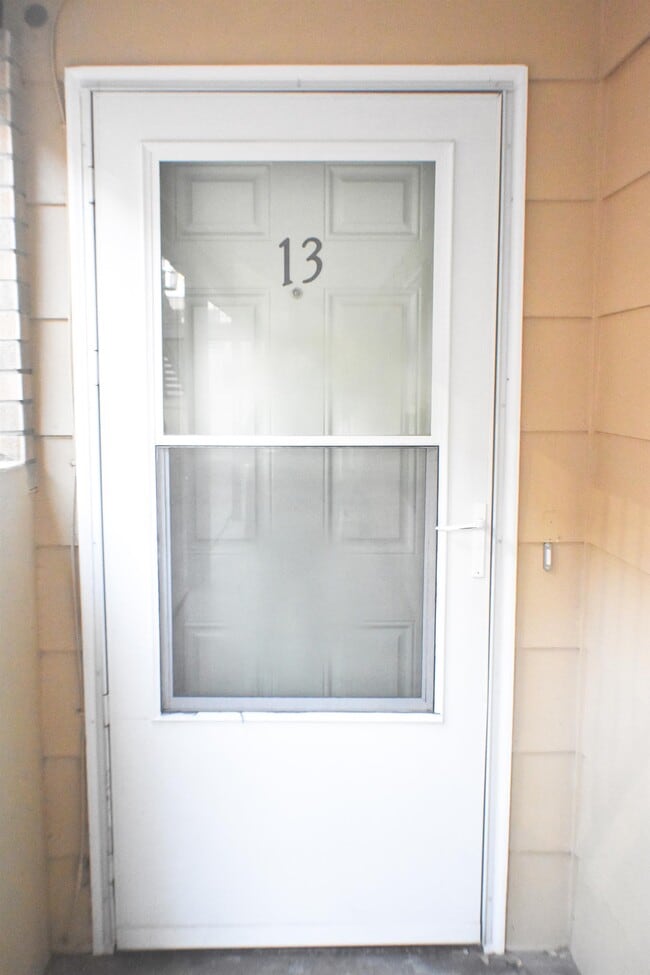 Building Photo - 450 Chipeta Ave