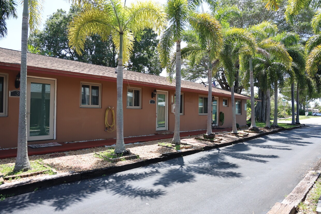 Primary Photo - Santa Cruz Apartments