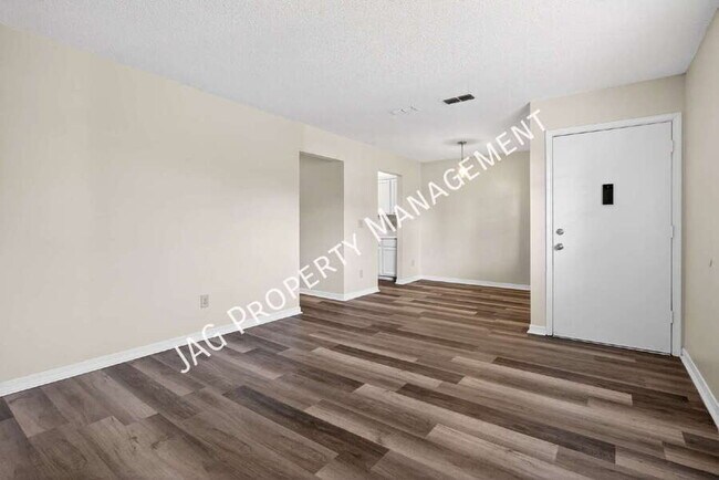 Foto del edificio - 482 Bentwood Ln