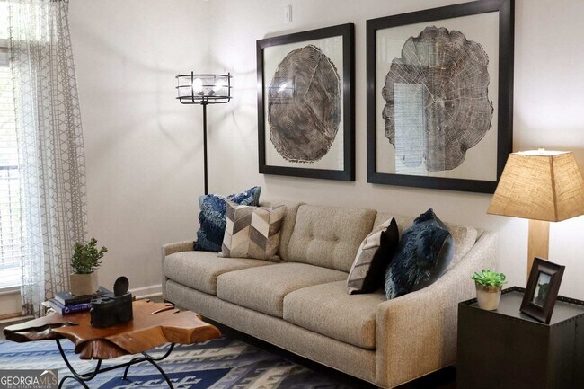Foto del edificio - 30 Laurel Canyon Pkwy