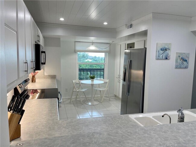 Foto del edificio - 2491 NE Ocean Blvd