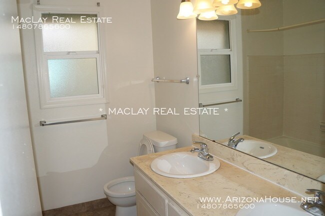 Foto del edificio - 738 E Manhatton Dr