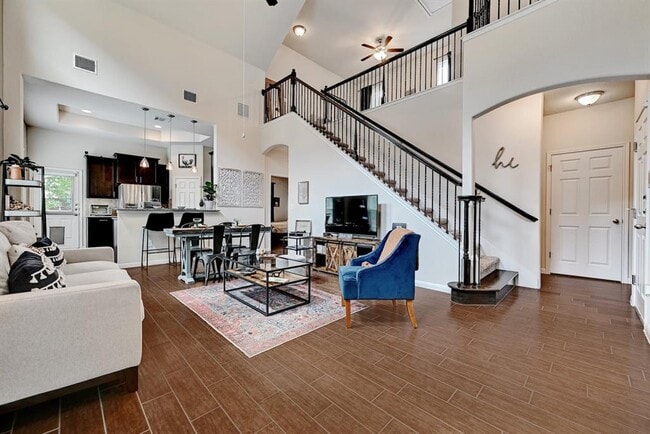 Building Photo - 7709 Menchaca Rd