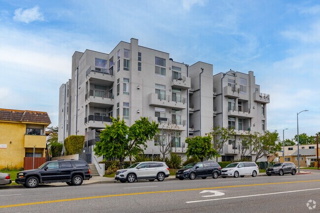 Alt Building - 5605 Gentry Ave