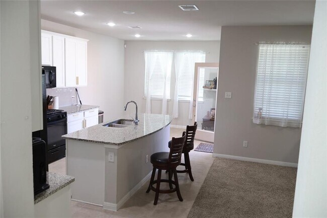 Foto del edificio - 11500 Maple Leaf Way