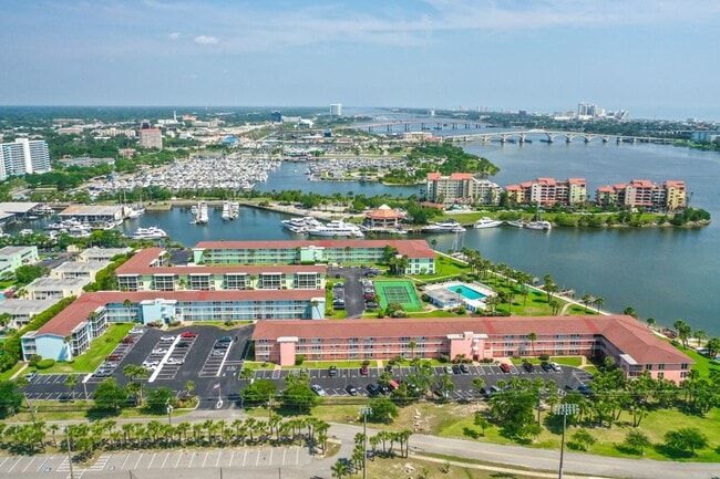 Spacious Riverview 1B/1B Condo - Spacious Riverview 1B/1B Condo