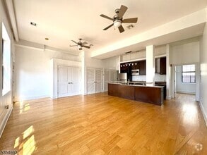 Building Photo - 988 Johnson Pl