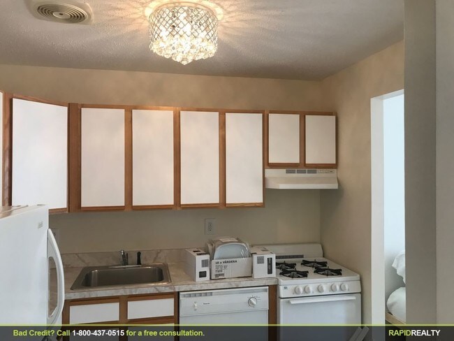 Building Photo - 64 Underhill Ave