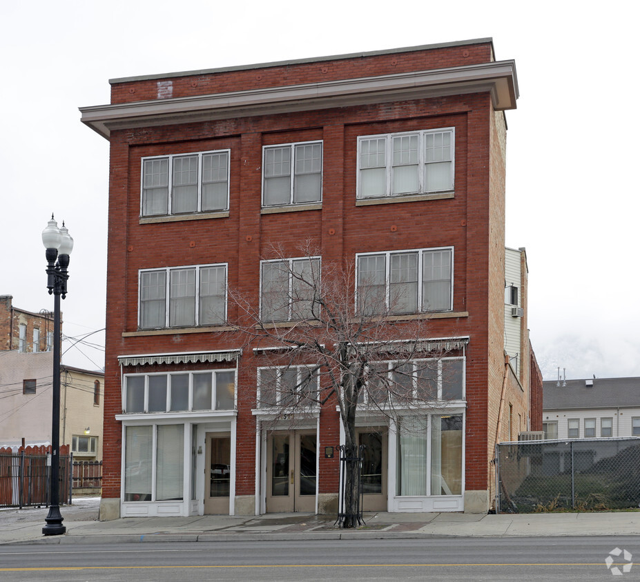 Building Photo - Royal Hotel Apartments