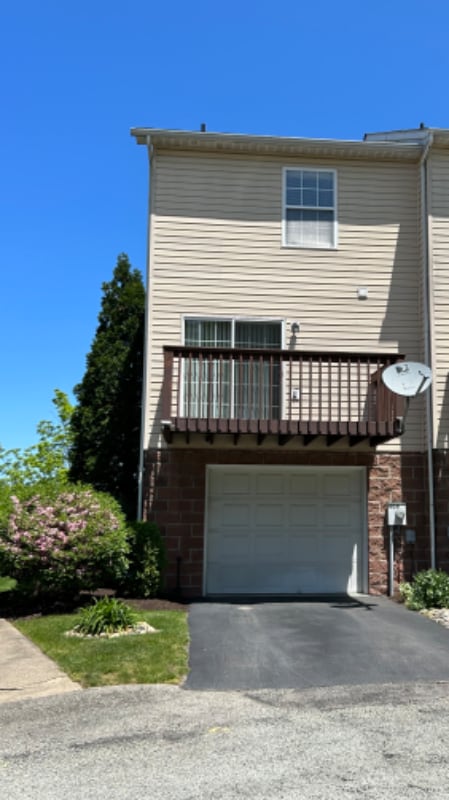 Building Photo - 608 Topper Way
