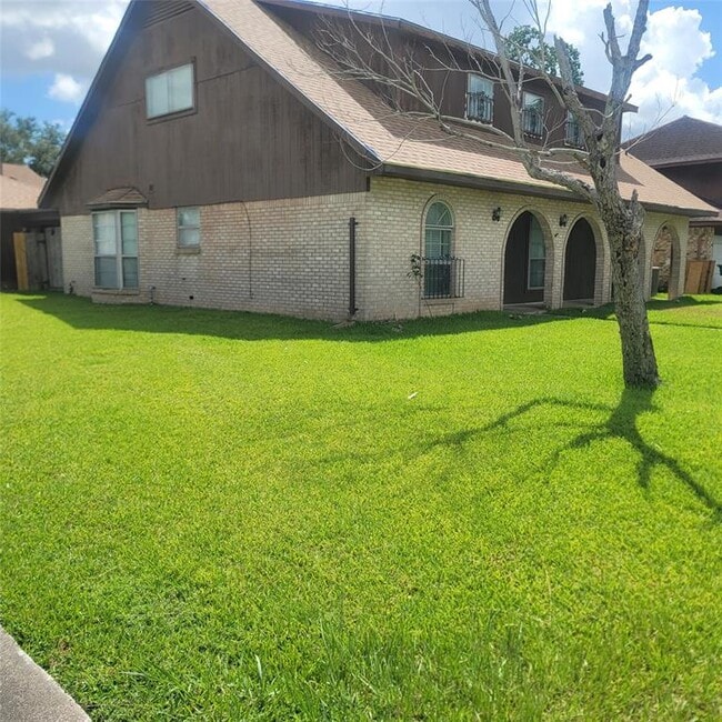 Building Photo - 10601 Sagewind Dr