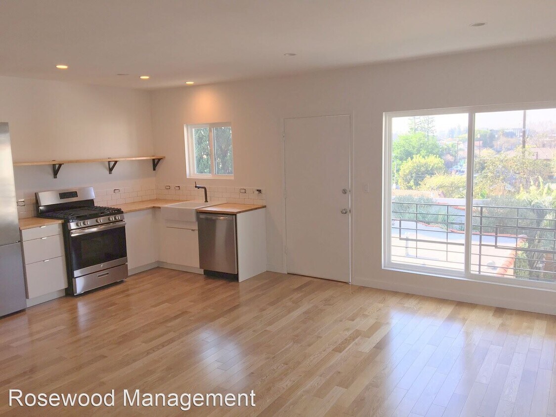 Foto principal - 3951 Marathon St