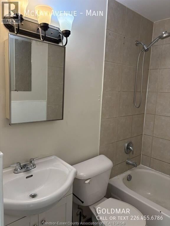 Building Photo - 202-204 MCKAY