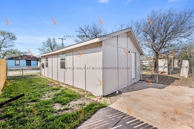 Building Photo - Updated 1-Bed Bungalow in South San Jacinto