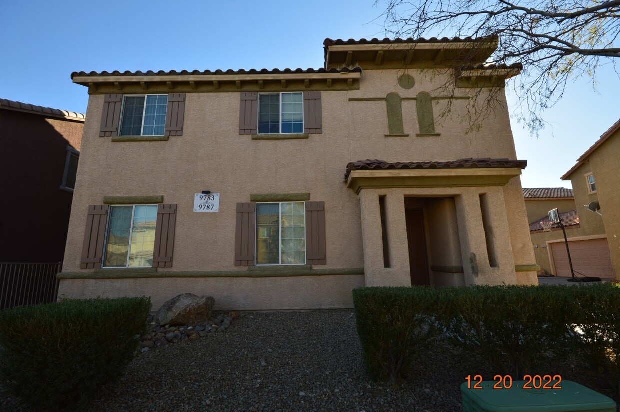 Primary Photo - 9783 W Overlook Ridge Ave
