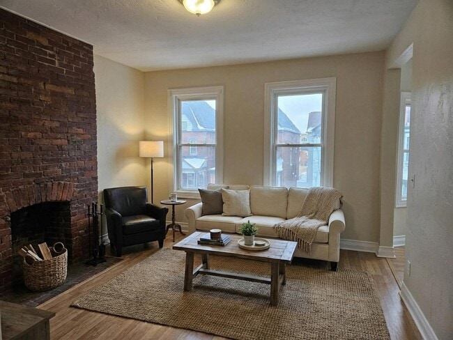 Photo - 246 S St Clair St House