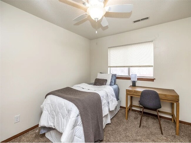 Interior Photo - The Forum At Lincoln