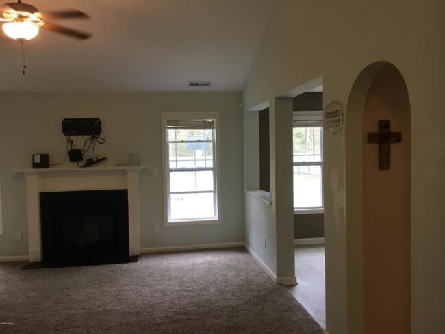 Foto del edificio - 3 Bedroom 2 Bath in Richlands