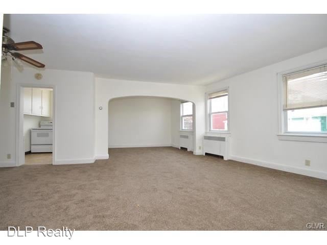 Building Photo - 2400 1/2 Freemansburg Ave