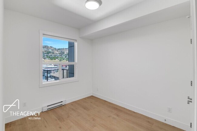 Building Photo - 1036 Coronation Ave